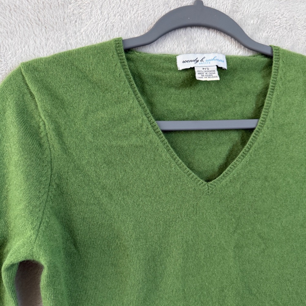 Wendy B Cashmere Petite Small Green V-Neck Long Sleeve Sweater 100% Cashmere - Picture 5 of 7